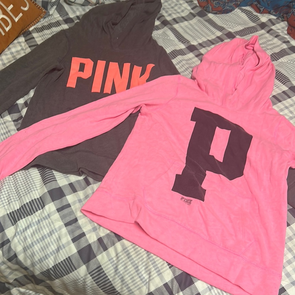 2 xsmall Pink hoodies